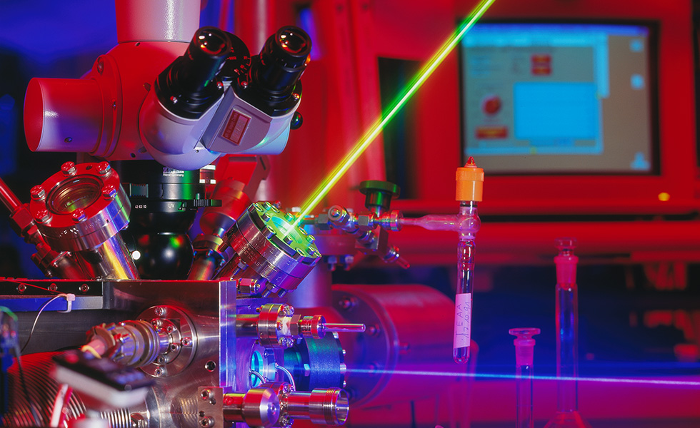 Dye lasers at the MPI for Biophysical Chemistry